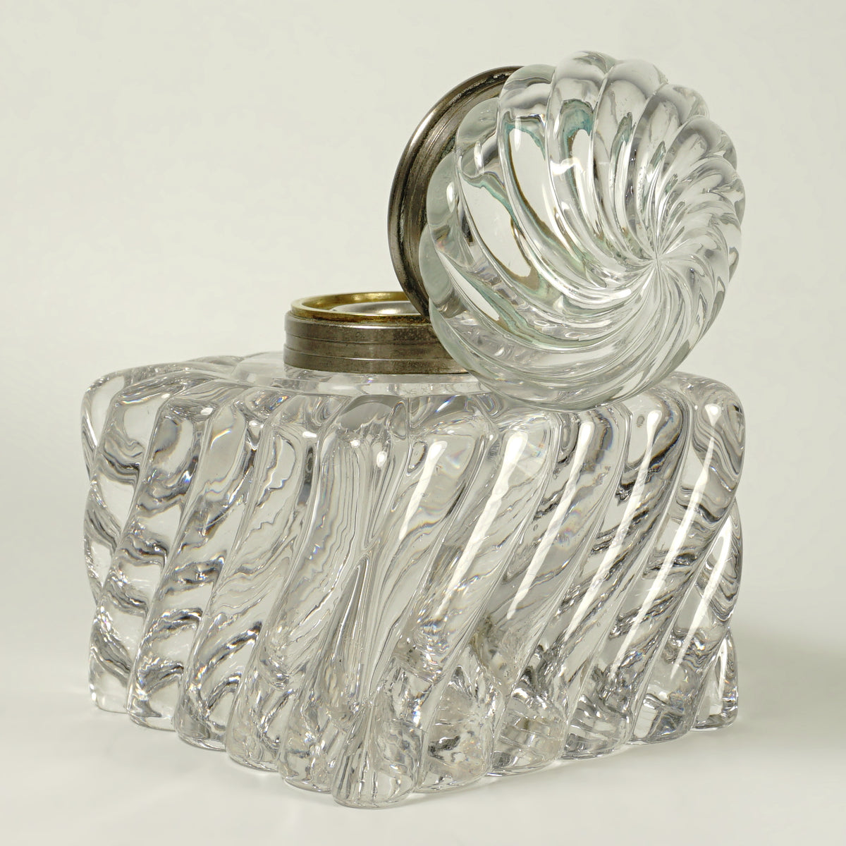antique_baccarat_inkwell_bambo