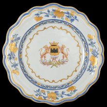 Load image into Gallery viewer, French Samson Chinese Export Style Armorial Porcelain Plates Set