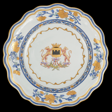 Load image into Gallery viewer, French Samson Chinese Export Style Armorial Porcelain Plates Set