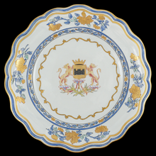 Load image into Gallery viewer, French Samson Chinese Export Style Armorial Porcelain Plates