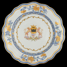 Load image into Gallery viewer, French Samson Chinese Export Style Armorial Porcelain Plates