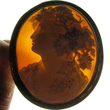 Load image into Gallery viewer, Antique Victorian Cameo Brooch Sardonyx Shell 14k Yellow Gold