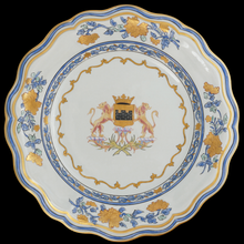 Load image into Gallery viewer, French Samson Chinese Export Style Armorial Porcelain Plates
