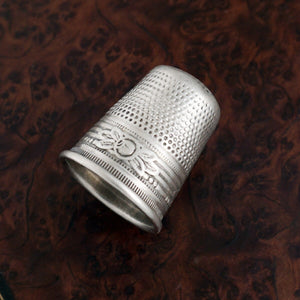 Vintage .800 Silver Sewing Thimble French Weevil Hallmark, Rose Floral Border